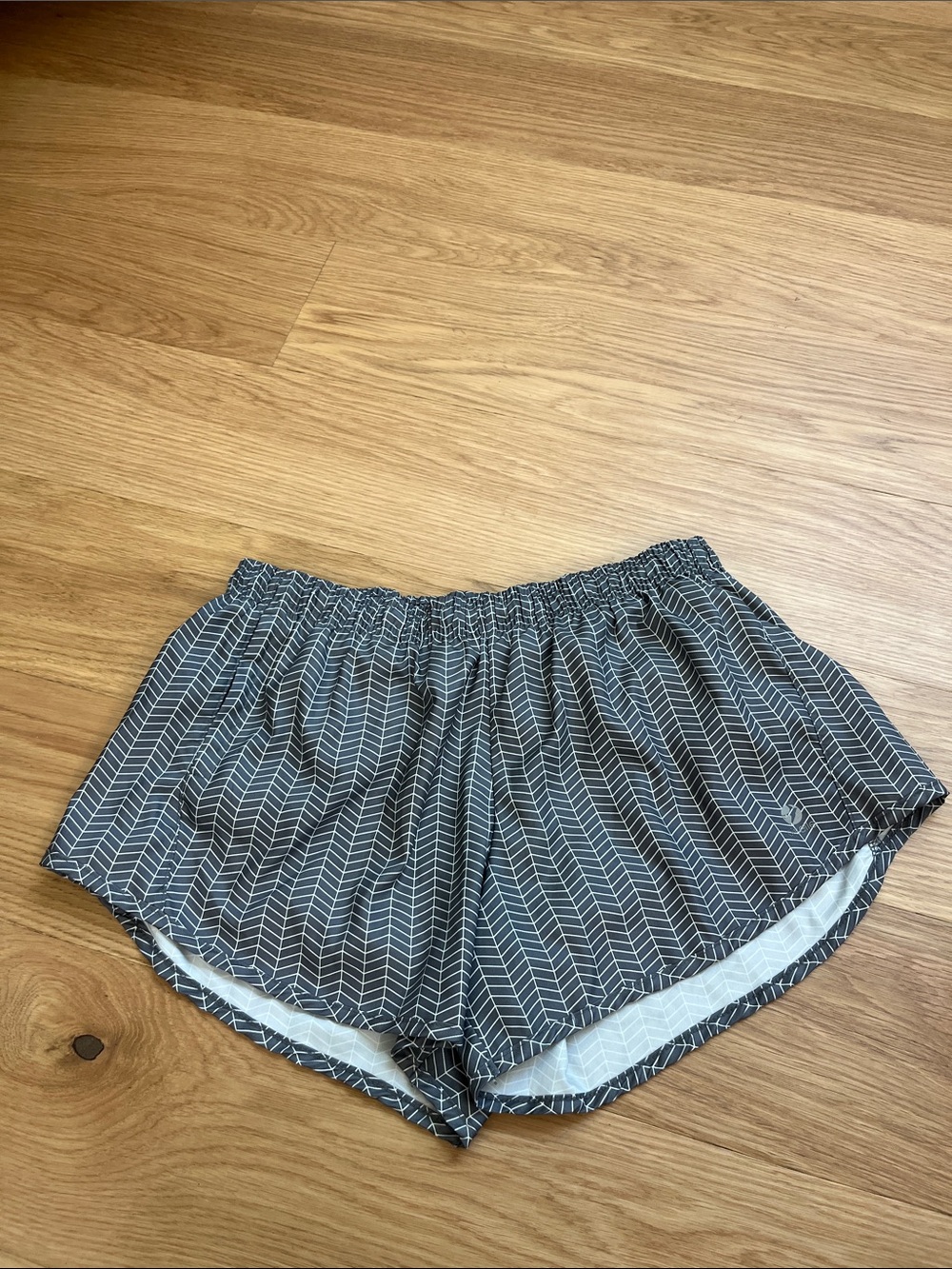 oiselle Gray Chevron Lined Running Shorts size m